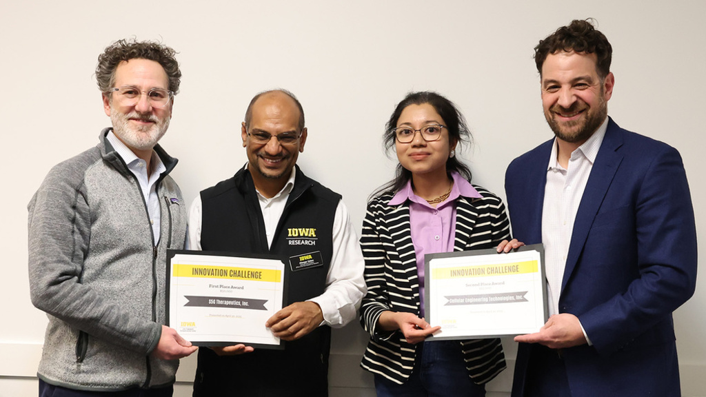 Photo of Innovation Challenge Winners S5G Therapeutics and Cellular Engineering Technologies